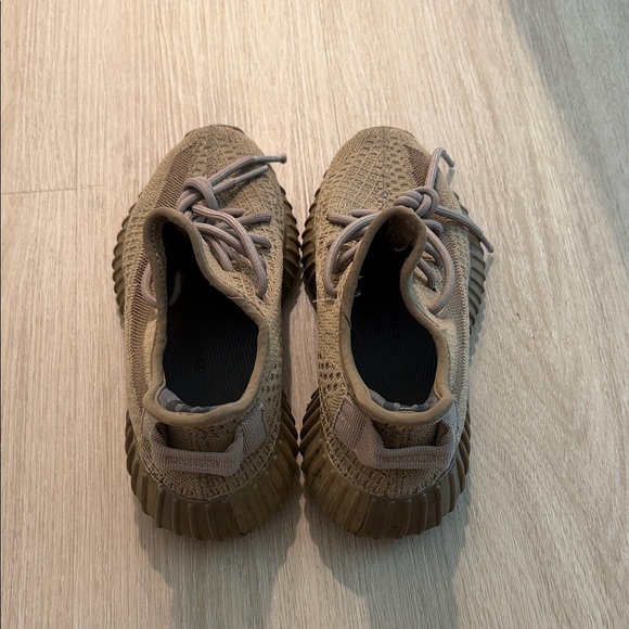 Yeezy Boost - Picture 3 of 5